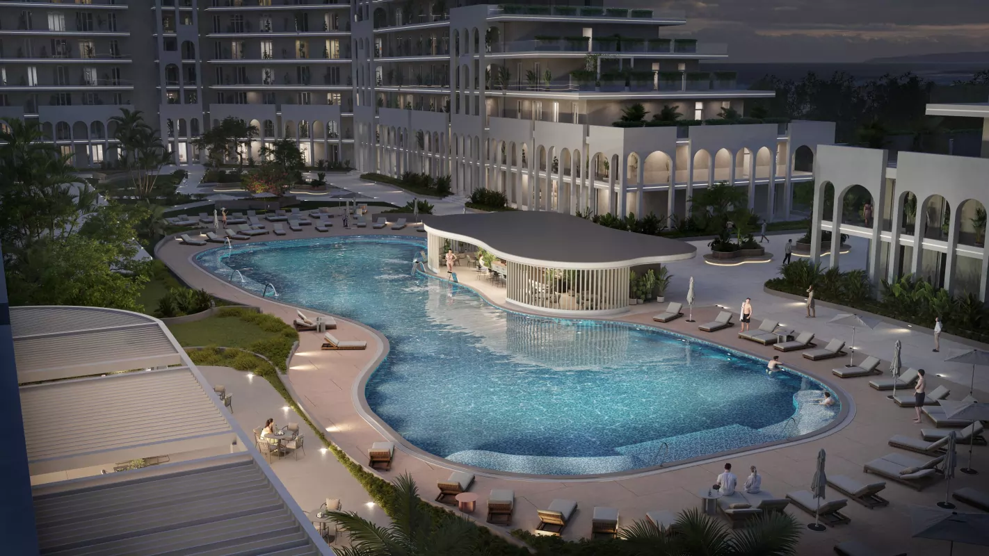 Лаунж-бассейн на территории комплекса